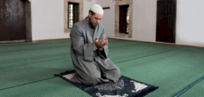 شيخ روحاني عماني
